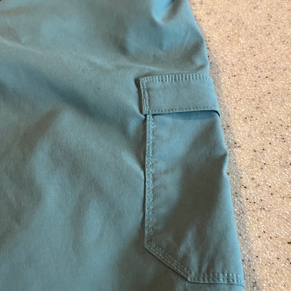 Duluth shorts - Picture 2 of 9